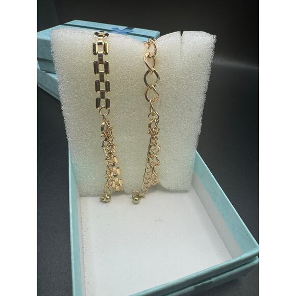 NWOT Fashion Gold Bracelet Set - Picture 3 of 3